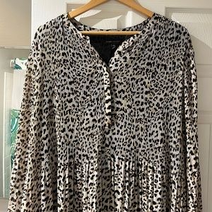 Banana republic pleated midi leopard print dress